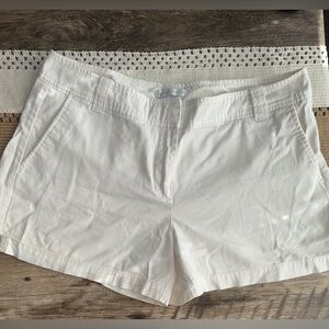 New York and Company White Dressy Shorts. Size 8.